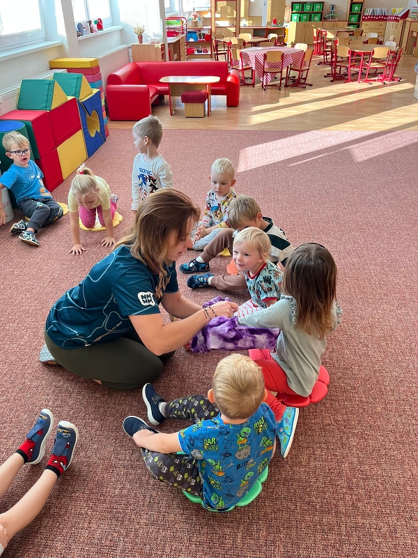 Broučci poznávají ovoce a zeleninu