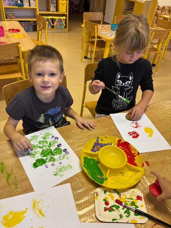 Co viděl dráček na zahrádce - Kočičky