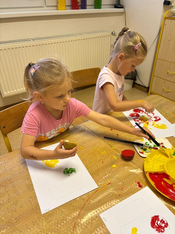 Co viděl dráček na zahrádce - Kočičky