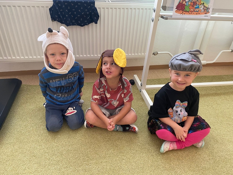 Kočičky tahají řepu