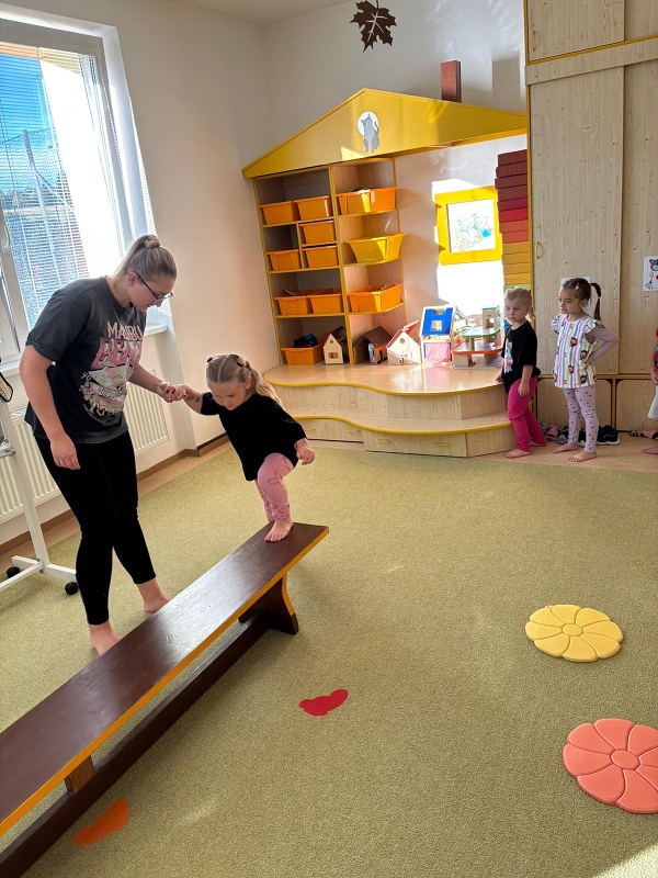 Kočičky tahají řepu