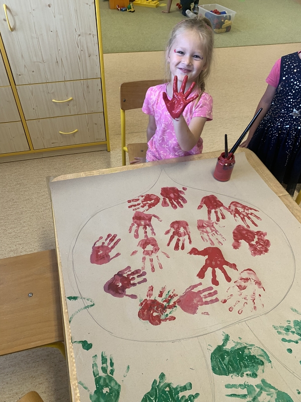 Kočičky tahají řepu