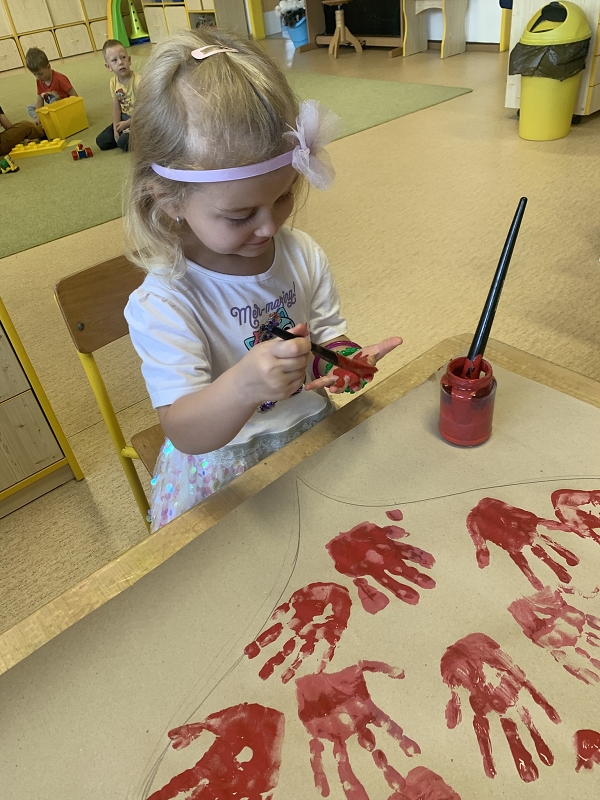 Kočičky tahají řepu