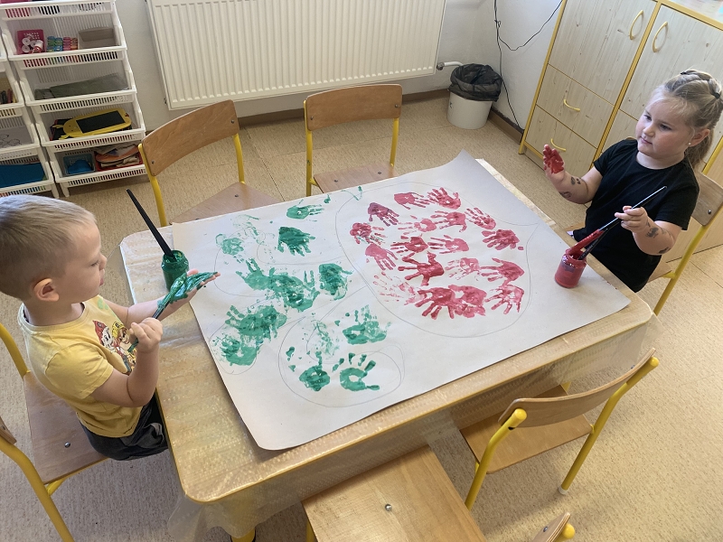 Kočičky tahají řepu