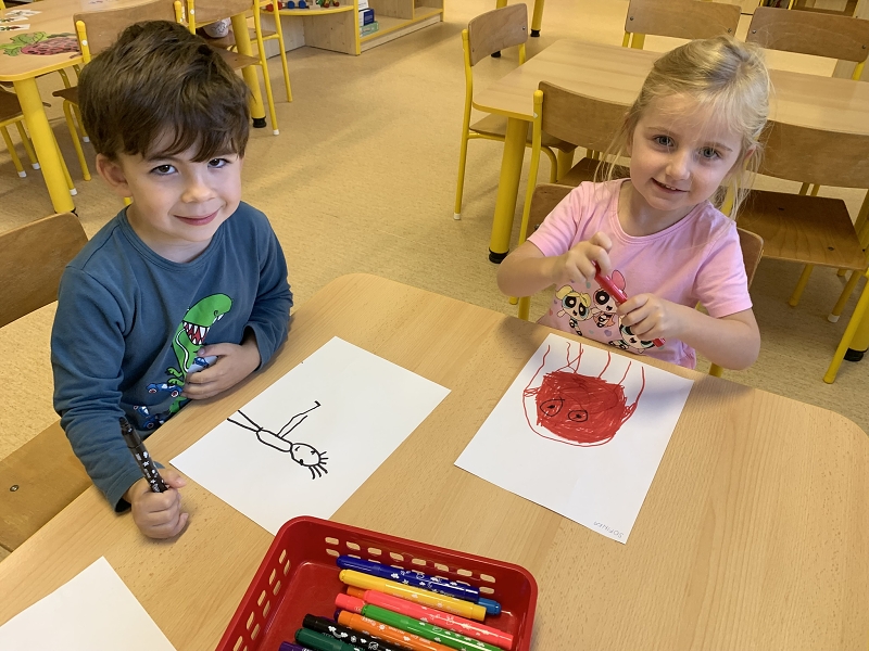 Kočičky tahají řepu