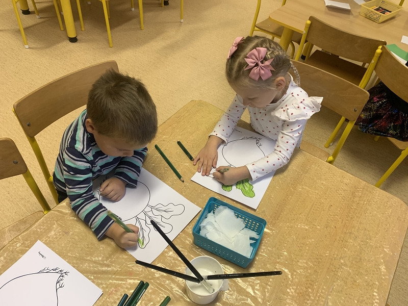 Kočičky tahají řepu