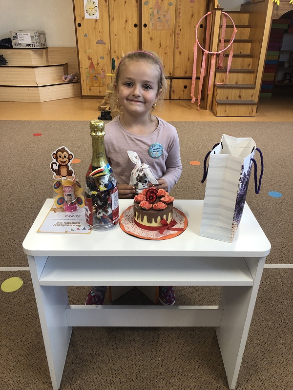 Opičky slaví narozeniny