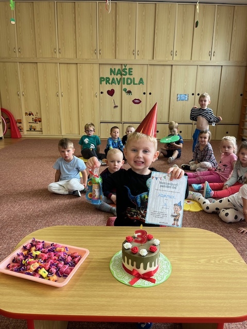 Oslava narozenin v Broučcích