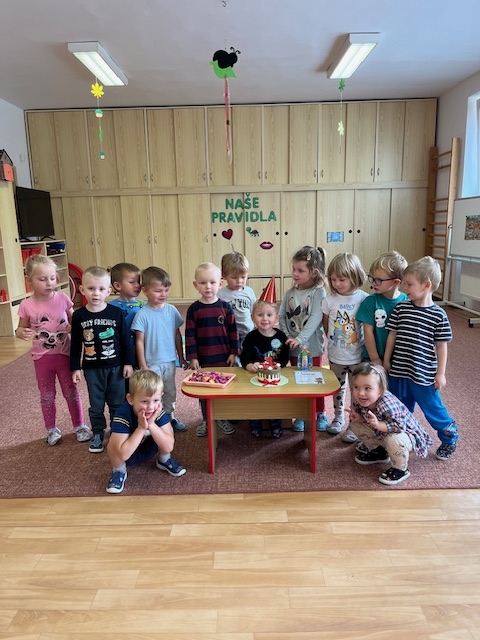 Oslava narozenin v Broučcích