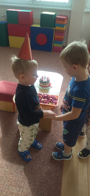 Oslava narozenin v Broučcích