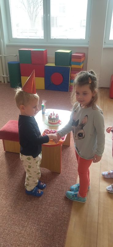 Oslava narozenin v Broučcích