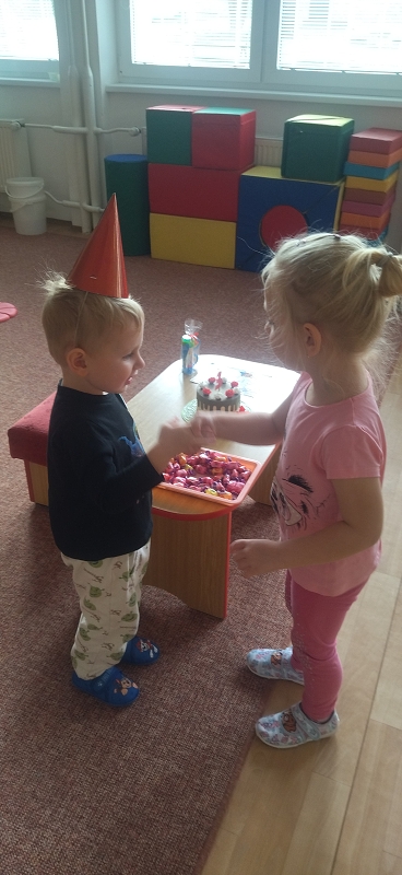 Oslava narozenin v Broučcích