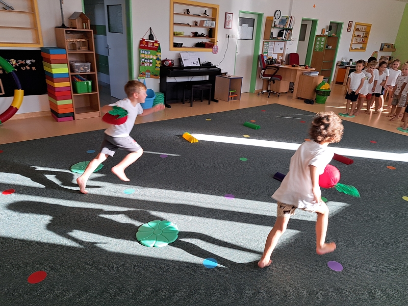 Pohádka O veliké řepě - Veverky