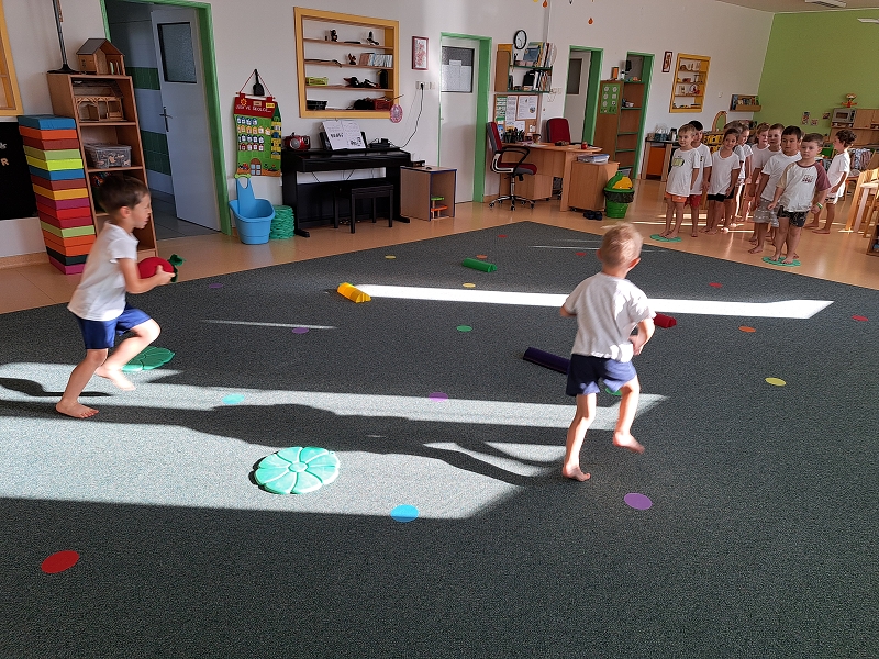 Pohádka O veliké řepě - Veverky