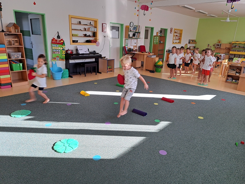 Pohádka O veliké řepě - Veverky