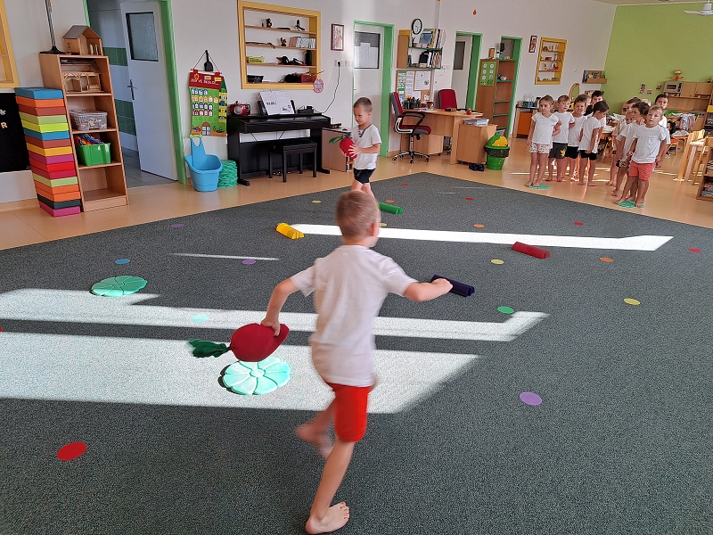 Pohádka O veliké řepě - Veverky