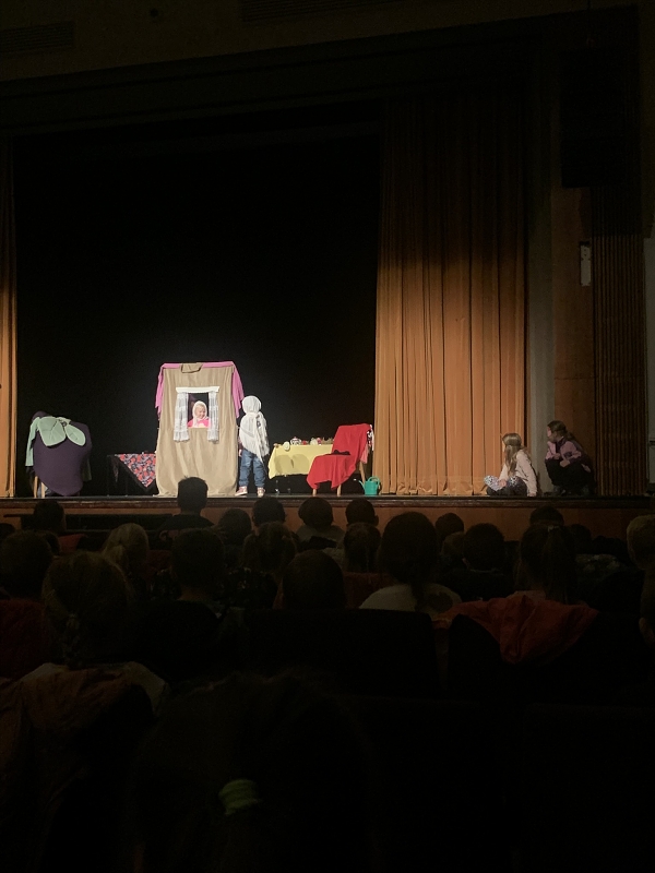 Děti z MŠ Pohádka v divadle