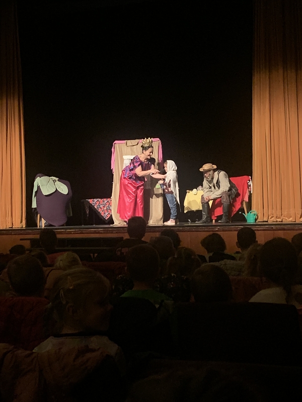 Děti z MŠ Pohádka v divadle