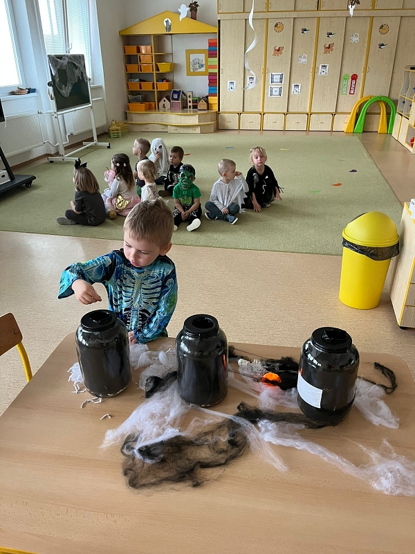 Halloween v Broučcích