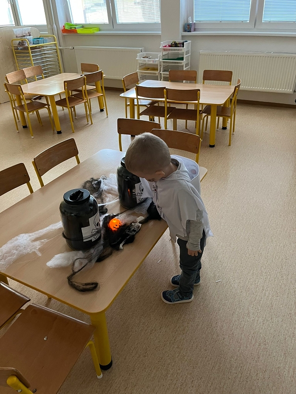 Halloween v Broučcích