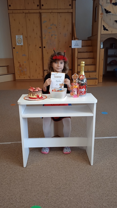 Opičky slaví narozeniny