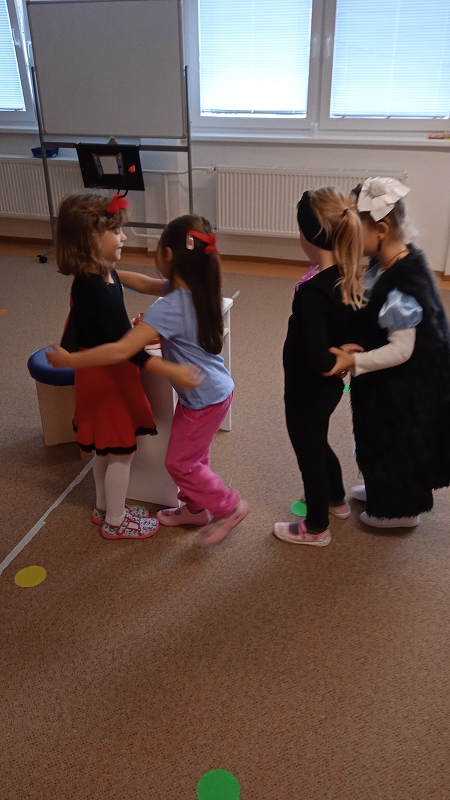 Opičky slaví narozeniny