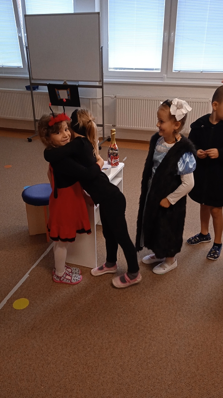 Opičky slaví narozeniny