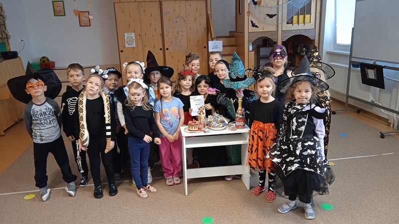 Opičky slaví narozeniny