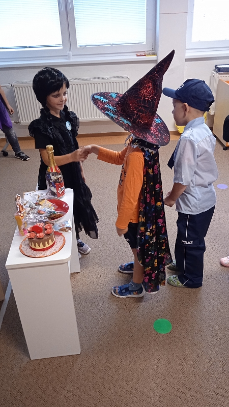 Opičky slaví narozeniny