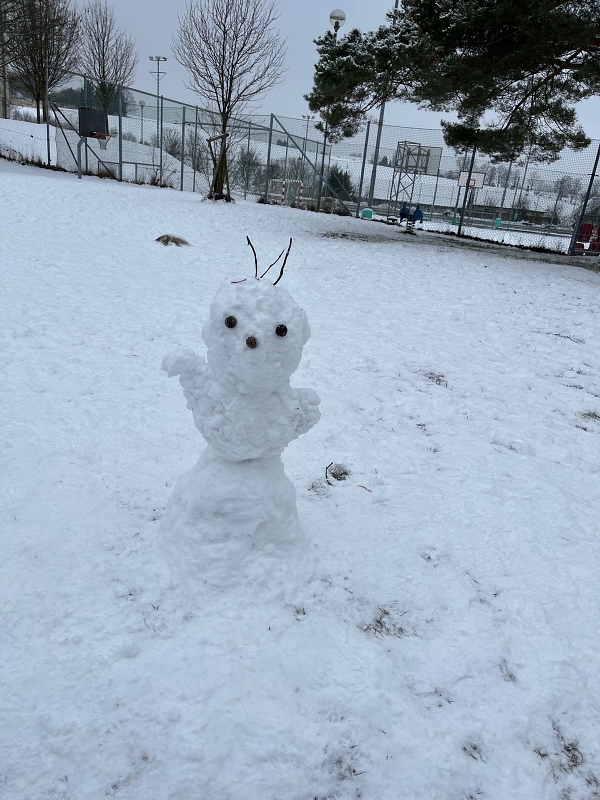 Broučci si užívají sněhové nadílky