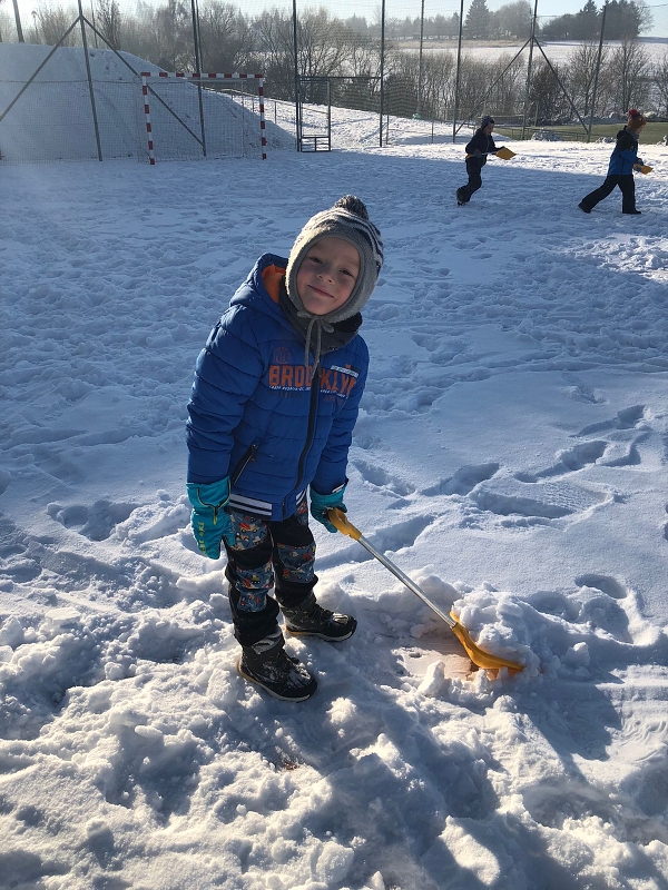 Hrátky na sněhu - Opičky