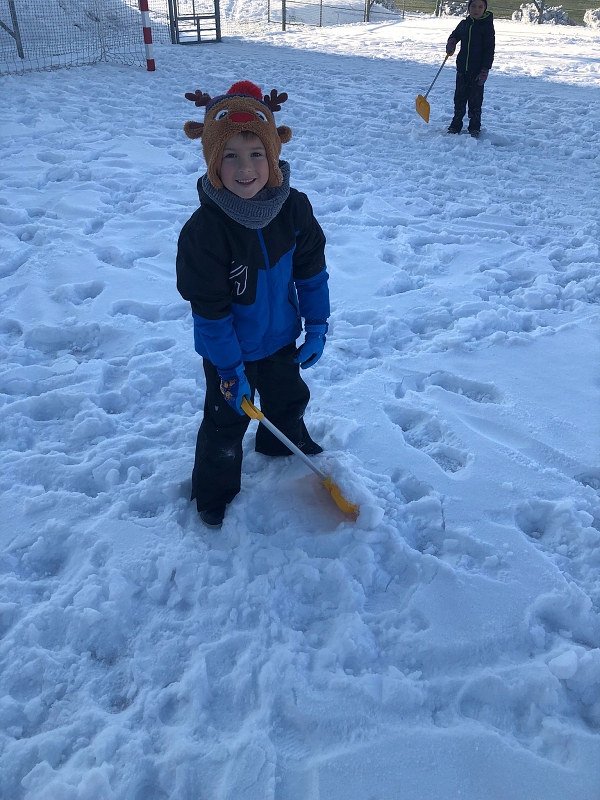 Hrátky na sněhu - Opičky