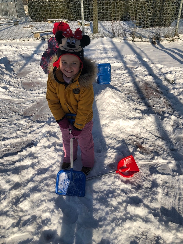 Hrátky na sněhu - Opičky