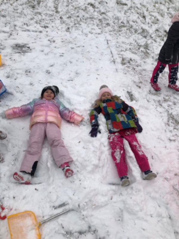Hrátky na sněhu - Opičky
