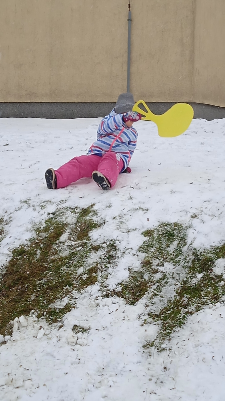 Hrátky na sněhu - Opičky