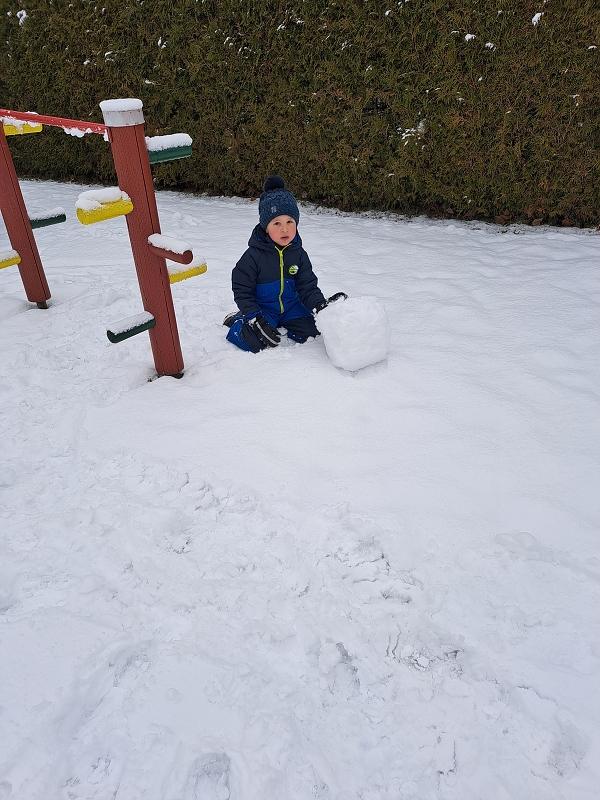 Hrátky se sněhem s dětmi z Veverek