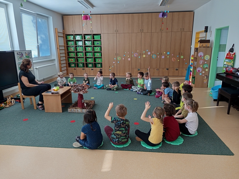 Jak jsme vařili Šíkový čaj ve třídě Veverek