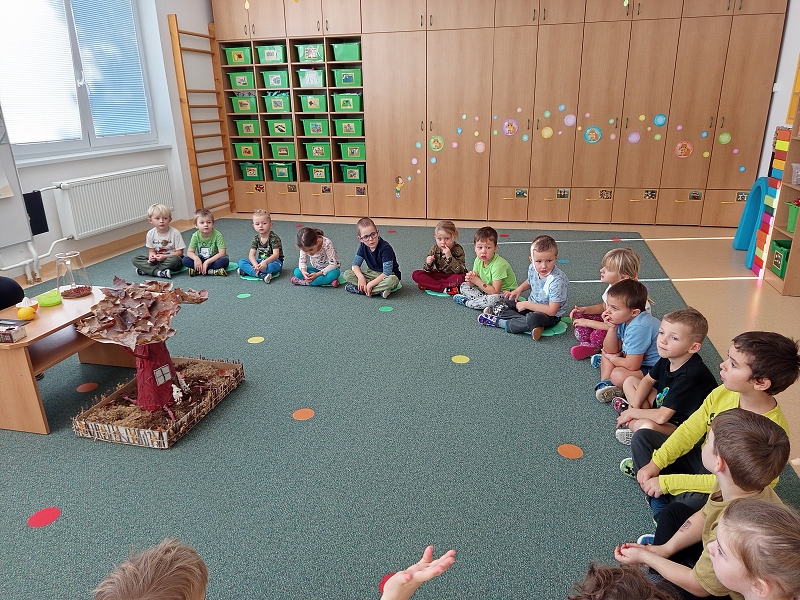 Jak jsme vařili Šíkový čaj ve třídě Veverek