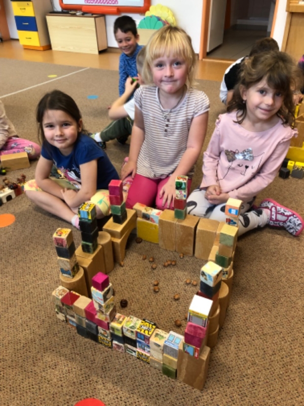 Listopad v Opičkách