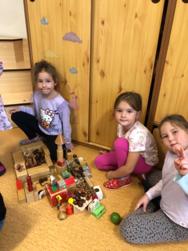 Listopad v Opičkách