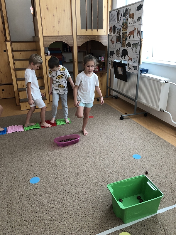 Listopad v Opičkách