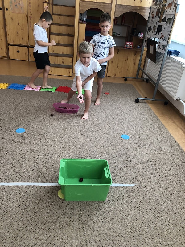 Listopad v Opičkách