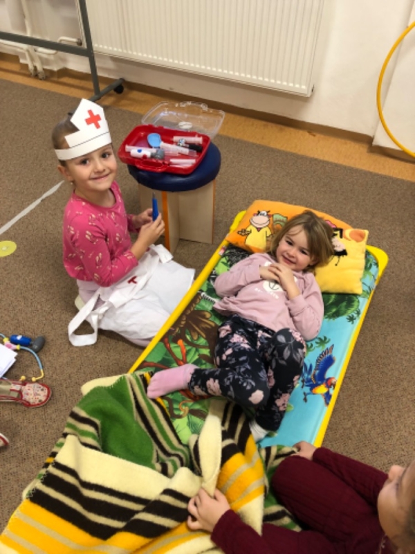 Listopad v Opičkách