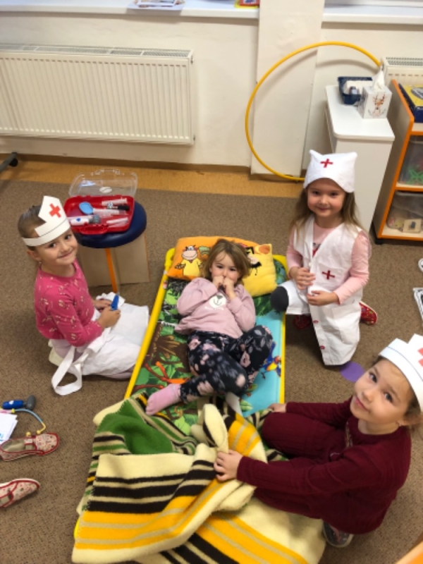 Listopad v Opičkách