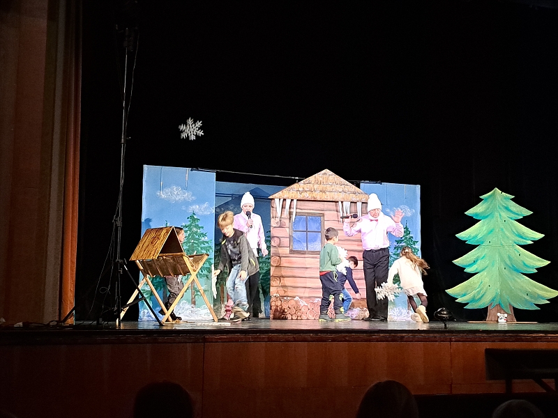 Děti z MŠ Pohádka součástí divadelního představení