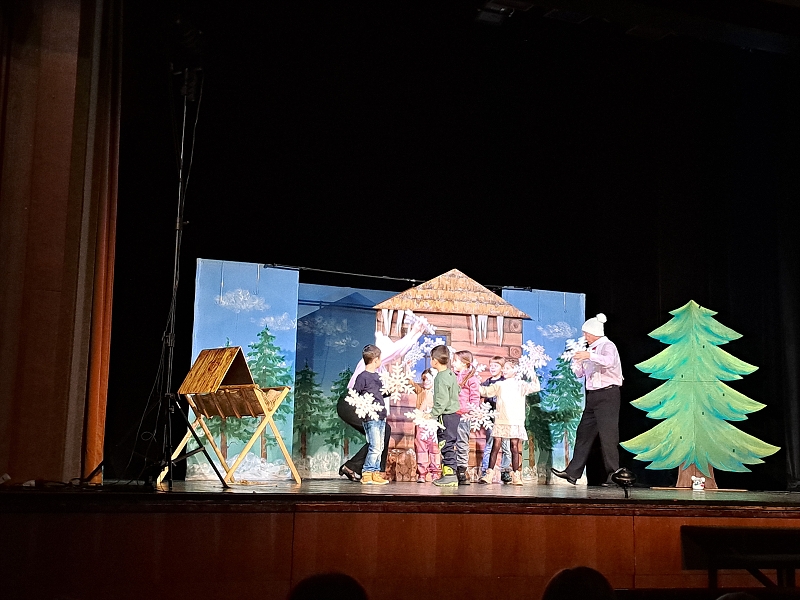 Děti z MŠ Pohádka součástí divadelního představení