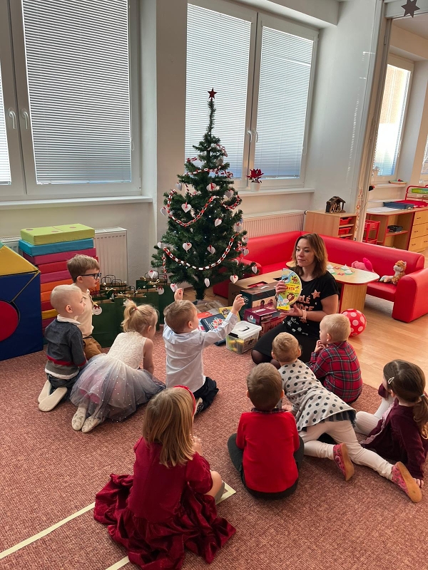 Vánoční nadílka v Broučcích