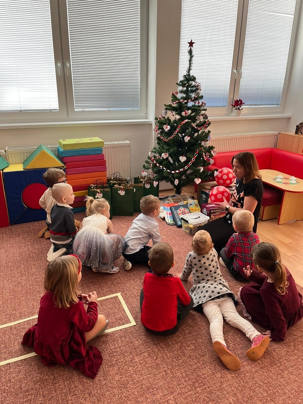 Vánoční nadílka v Broučcích