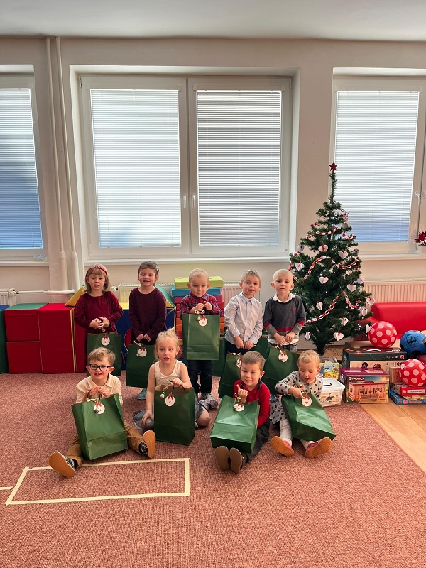 Vánoční nadílka v Broučcích