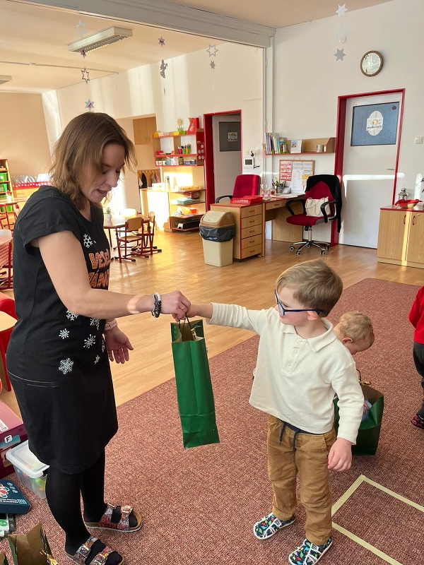 Vánoční nadílka v Broučcích